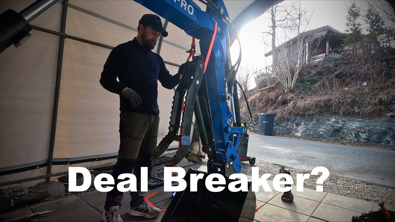 This 2.5t Chinese Mini Excavator has a Major problem