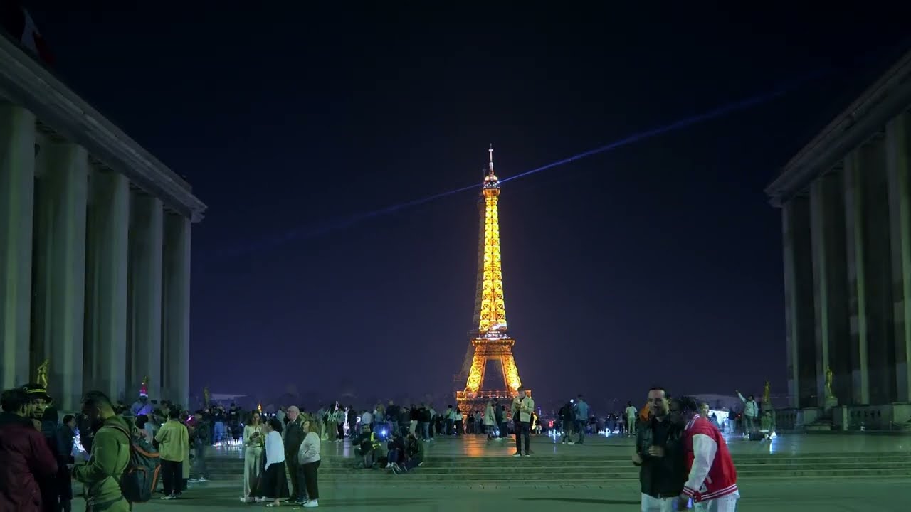 Eiffelturm bei Nacht