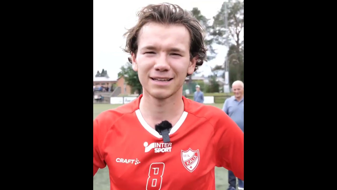 Marcus&Martinus Play football