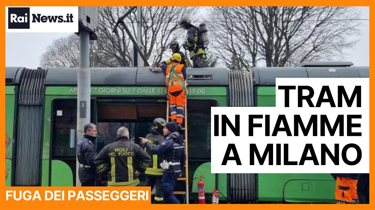 Tram in fiamme a Milano, le immagini riprese da un cellulare