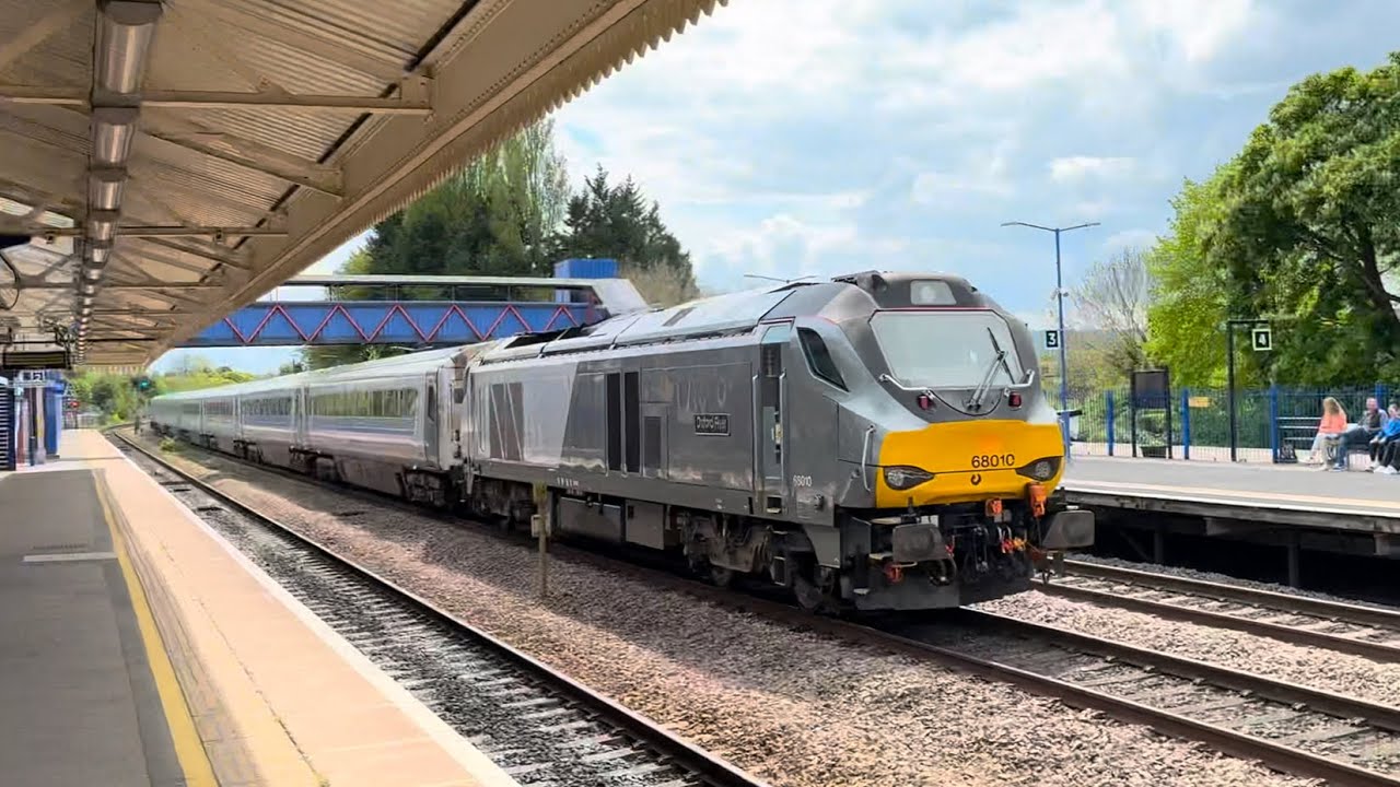 Chiltern Railways Class 68 and MK3 compilation. 68010 68012