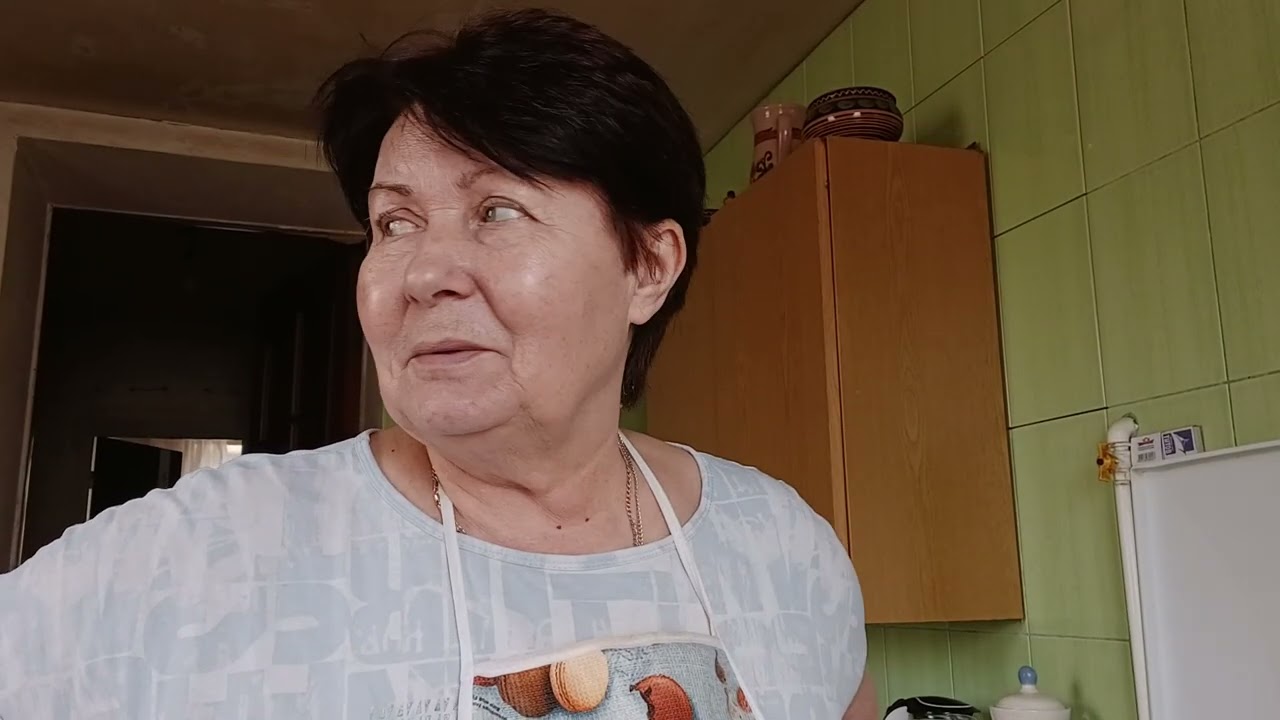 У меня выходной. Печенье на смальце, курочка с чесночно укропным вкусом.😁