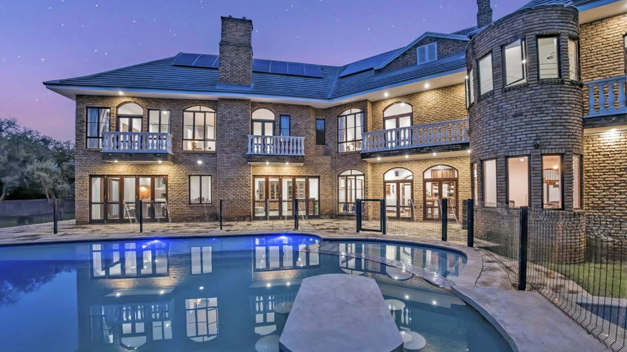 5 Bedroom House For Sale in Mooikloof Equestrian Estate | Leandi & Roma Naude | Remax