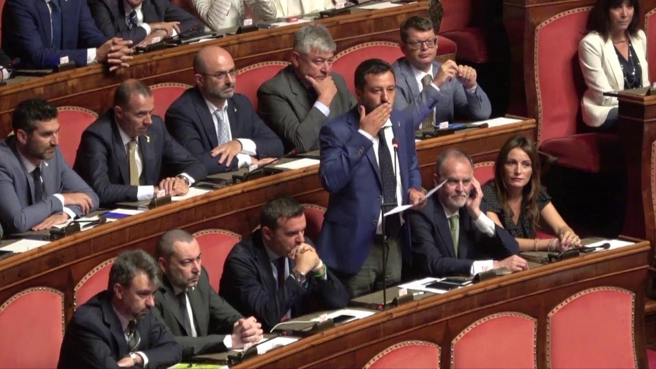 Crisi di governo, Matteo versus Matteo: lo scontro aperto in aula tra Renzi e Salvini