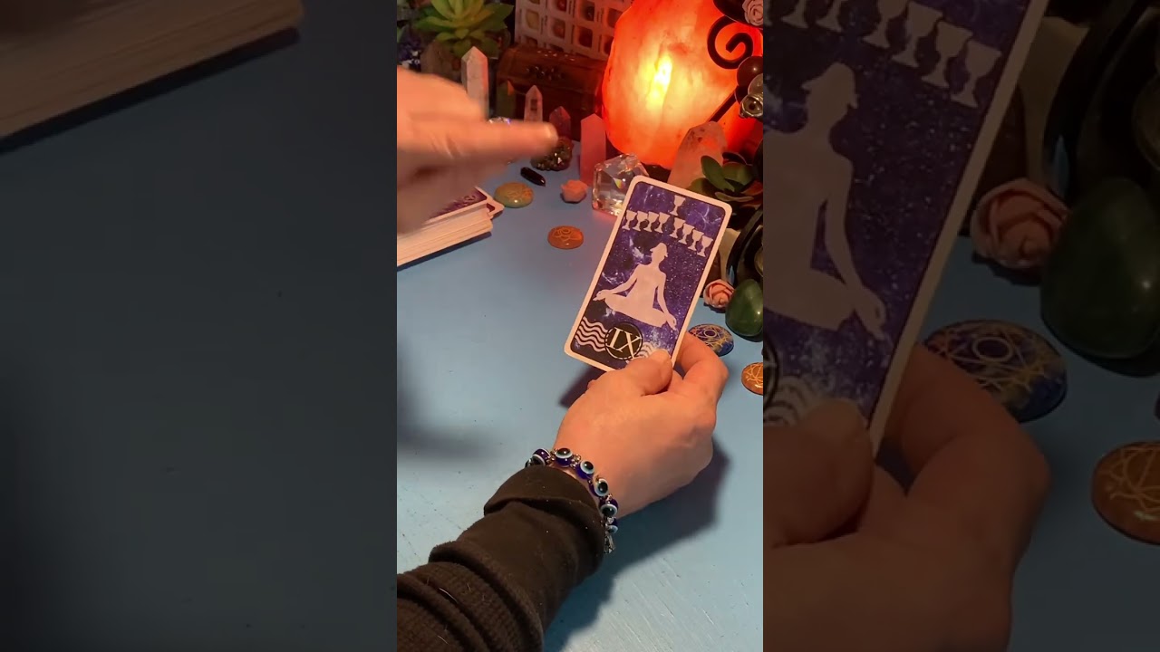 ALL SIGNS COLLECTIVE ENERGY FOR THE DAY!!  @BROOKLYN-BORN TAROT….LOVE&LIGHT💕