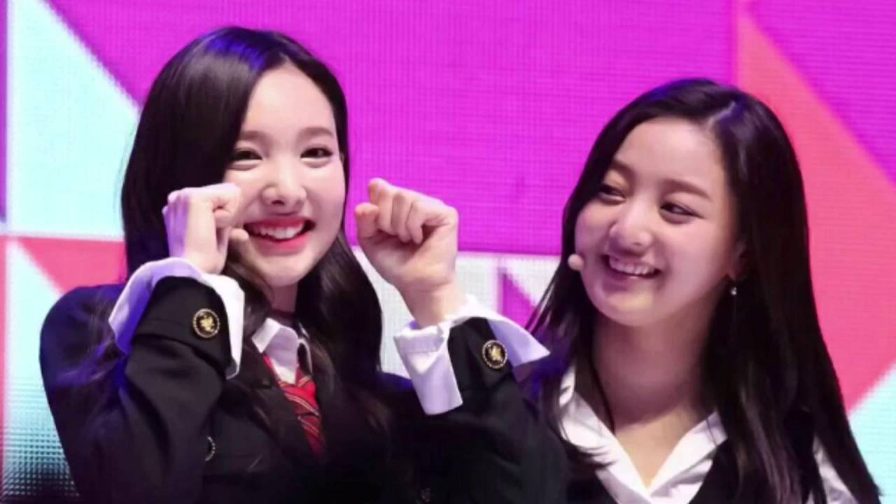 [트와이스 TWICE] Jihyo & Nayeon (NaHyo) // Before The Full Moon Rises