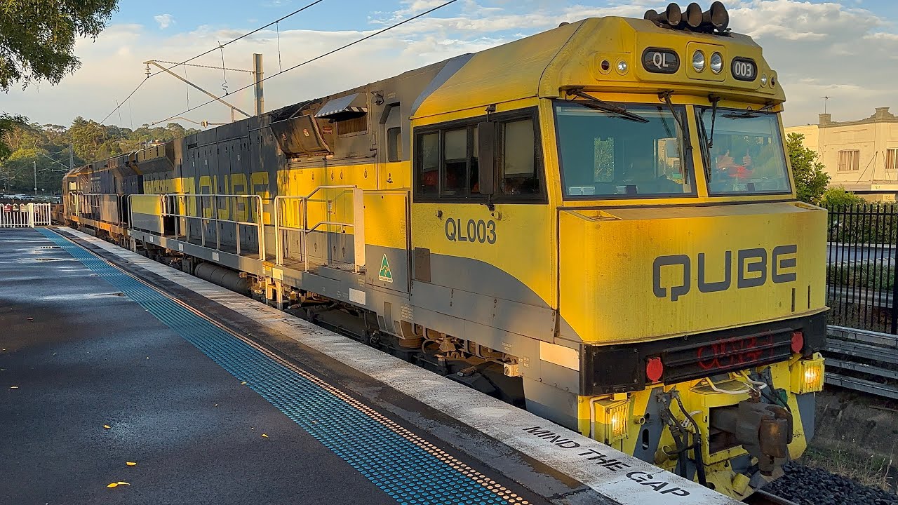 10/2/26 - QUBE 2BW7 passing West Ryde with QL003 and CF4420