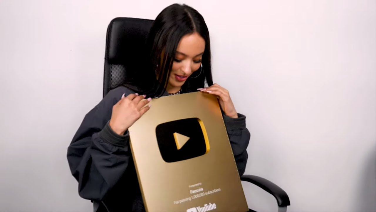 Faouzia - 1 Million Subscriber Plaque Unboxing