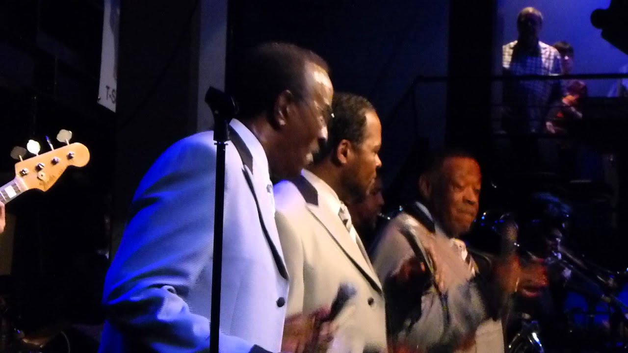The Impressions with The Curtom Orchestra - You've been cheatin' - Live in London 2012