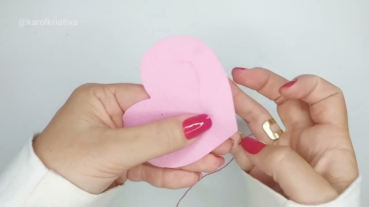 COMO COSTURAR PE&Ccedil;AS EM FELTRO - CASEADO, PONTO ATR&Aacute;S E PESPONTO