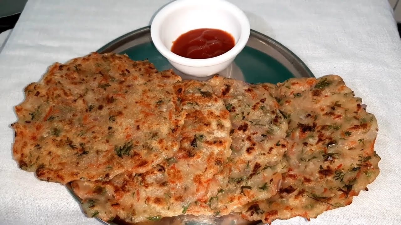 झटपट रवा थालीपीठ | Instant Rava Thalipeeth | Quick Maharashtrian Breakfast | Recipe in Marathi.