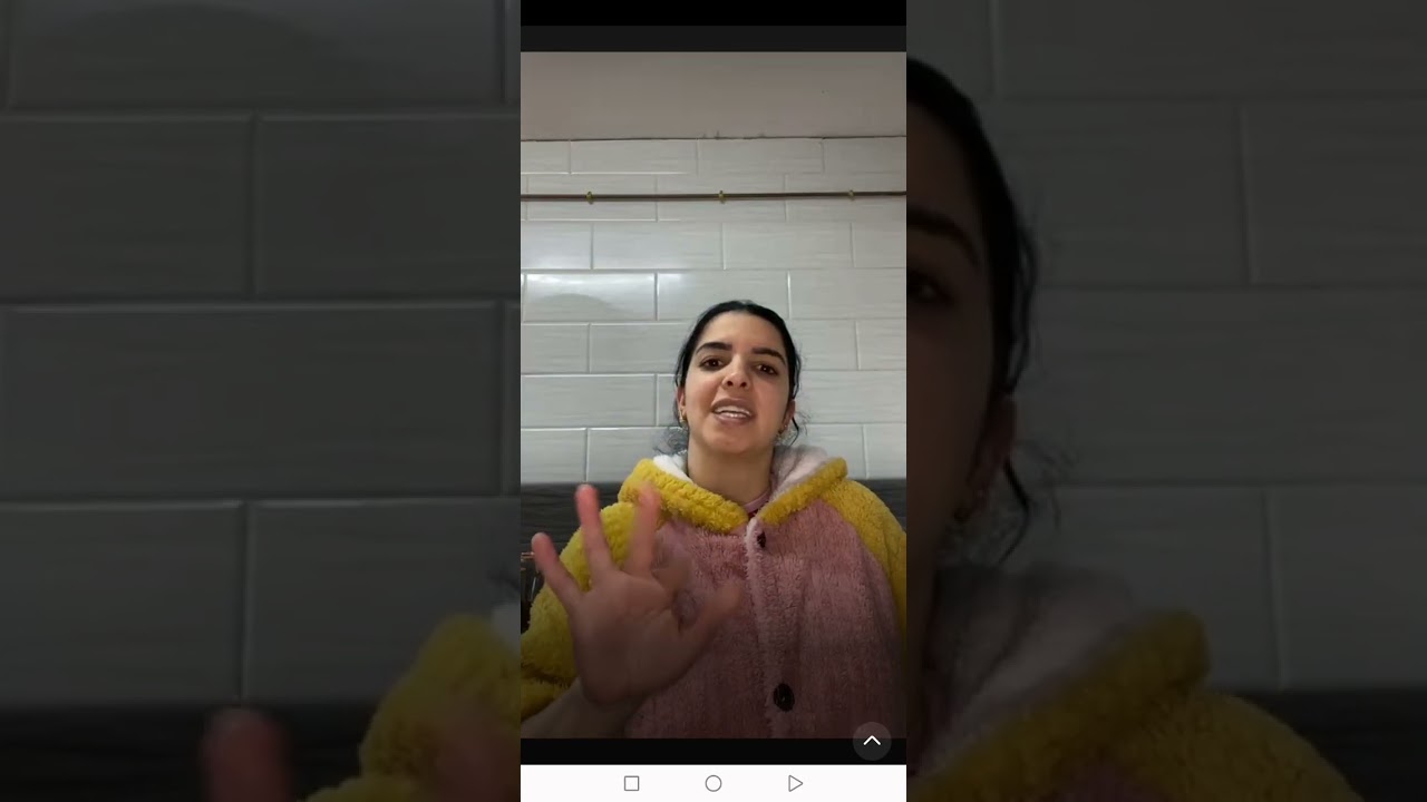 أنا و ماما فالكوزينة❤️راهي حالفا تكشفني قدامكم🥹سر لي غادي نخبركم بيه💔🥱فجأني راجلي