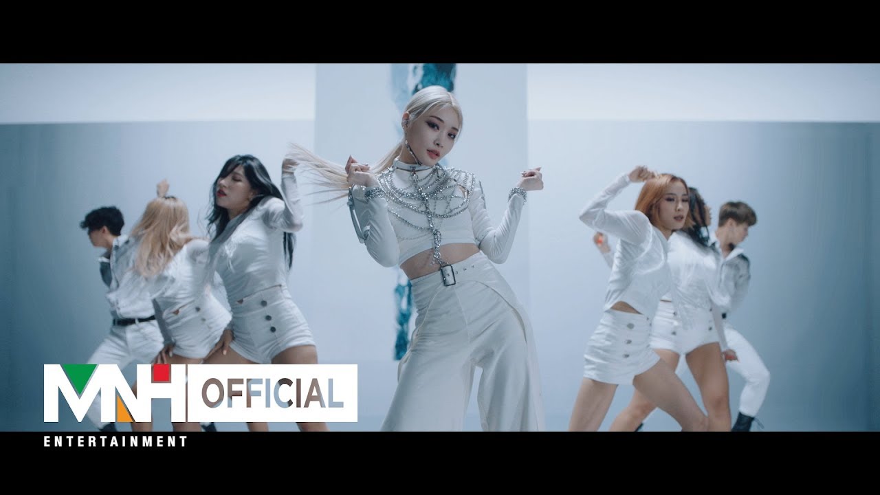 CHUNG HA 청하 'Snapping' Official Performance Video