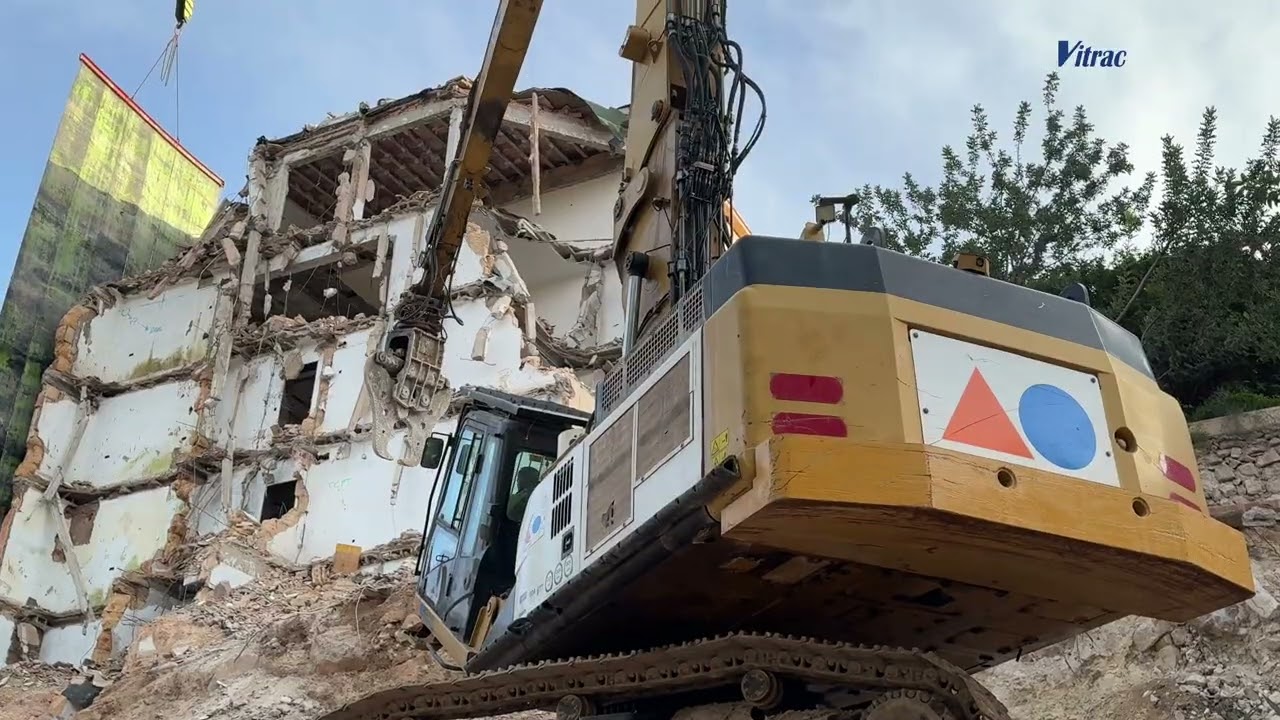 #Vitrac, Demolición Clínica Capistrano (5) “De Inicio a Fin: Así Fue la Demolición”