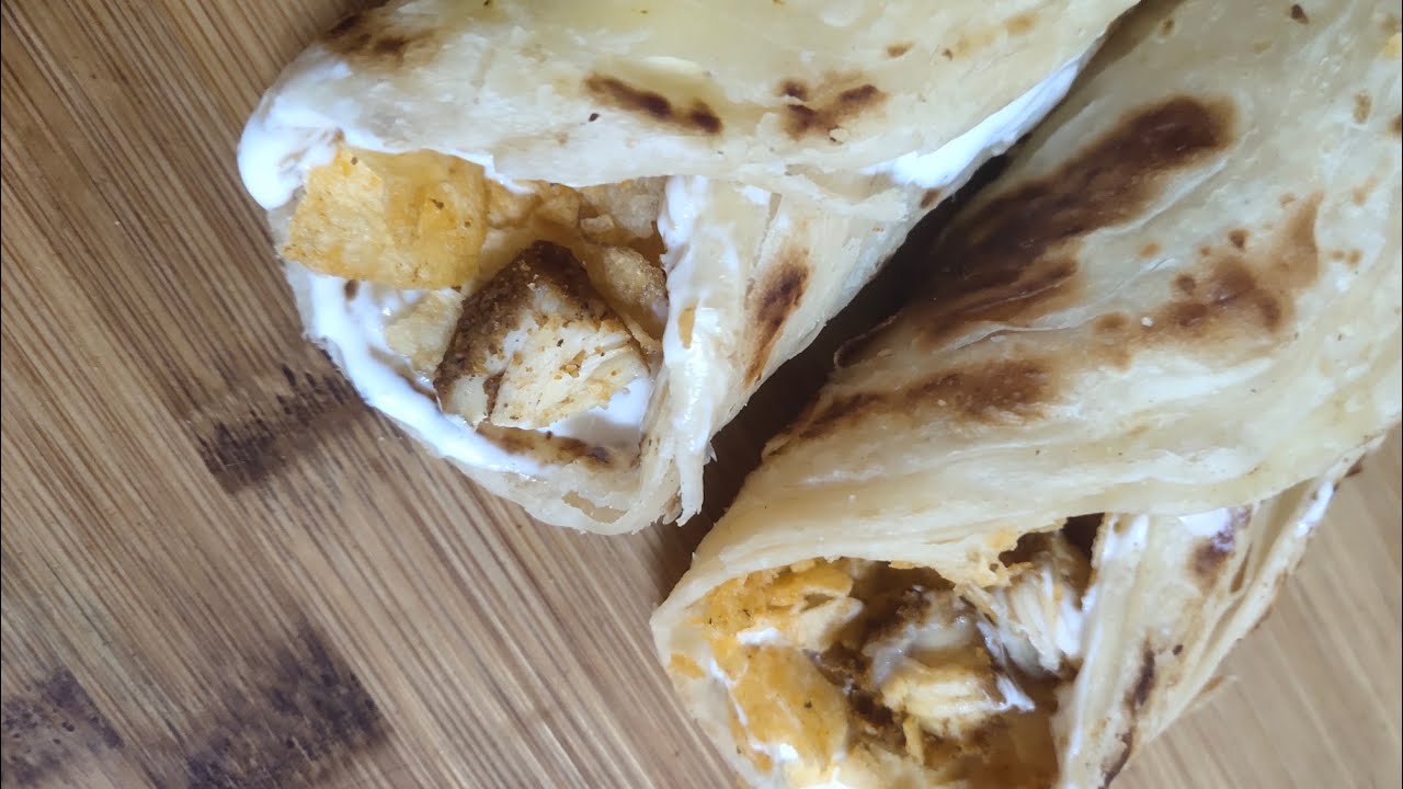 Chips oman paratha sandwich l bachelor's recipe l cheesy paratha wrap l Being simple cook
