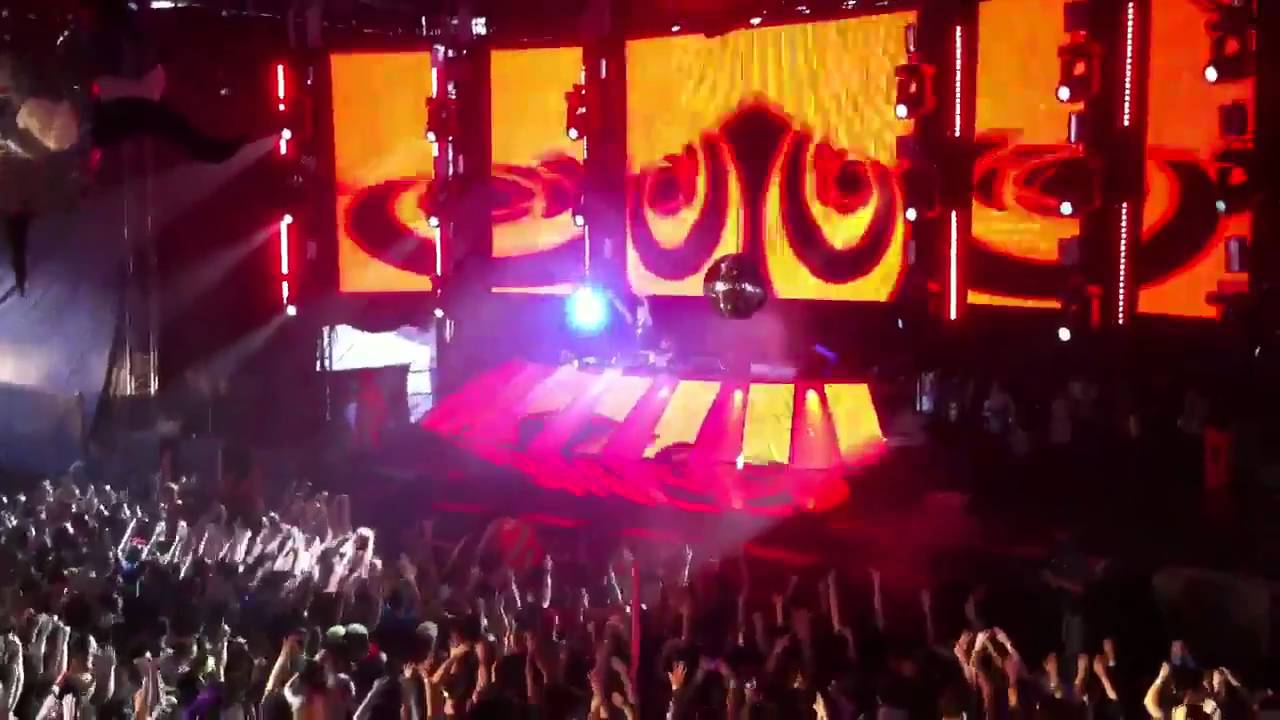ASOT 500 - UMF Miami - 3/27/2011 - Armin van Buuren - Begin