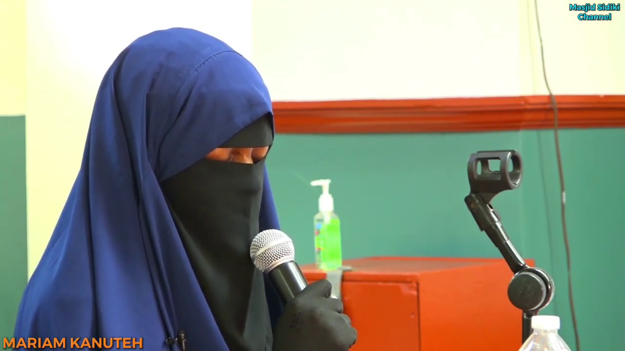 MARIAM KANUTEH RECEIVING IJAAZAH OFTUHFATUL ATFAAL