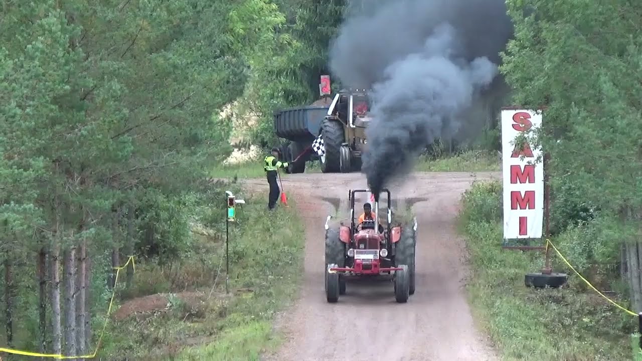 Sammin mäkivetokisat 2019 / Nuffield 460 Turbo / kärry kaatui
