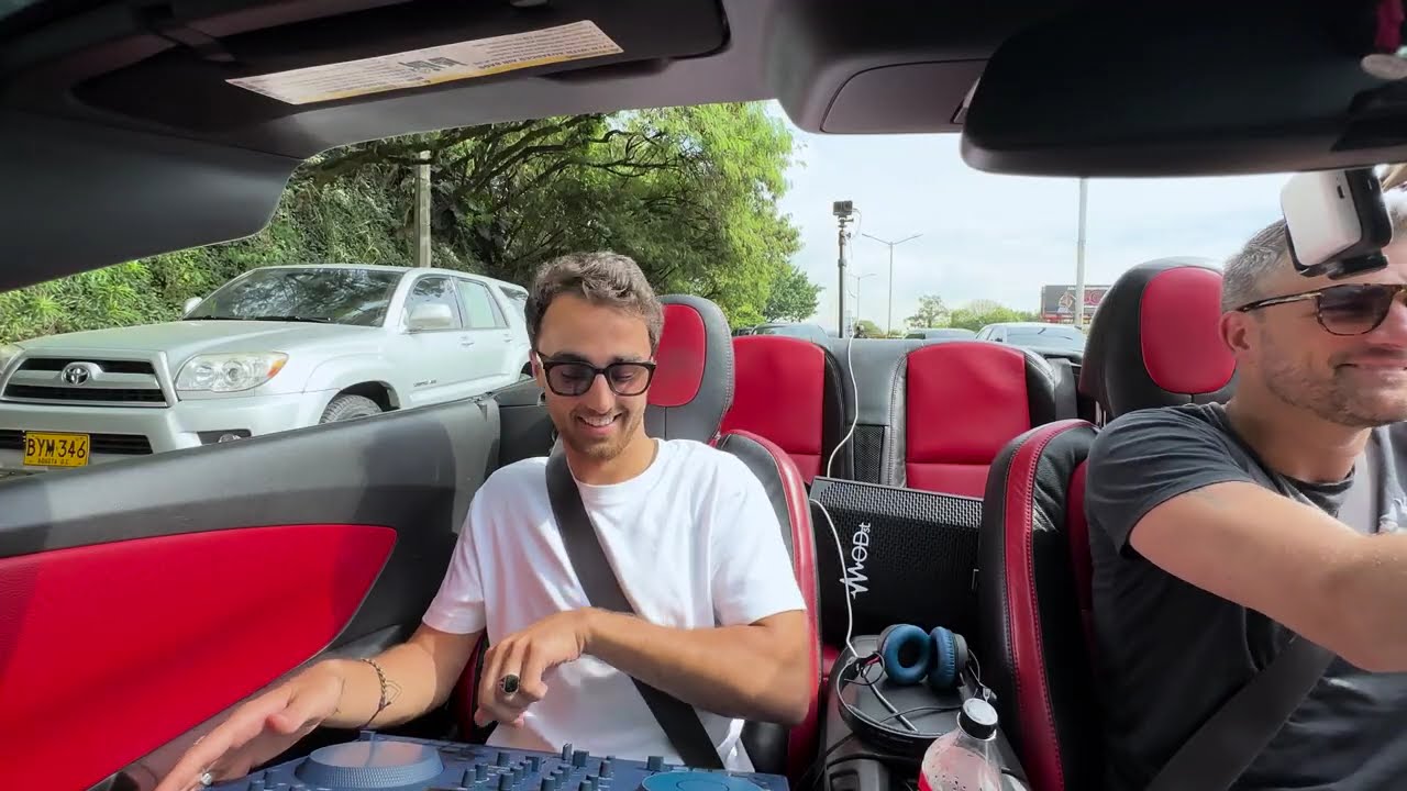 afro house mix in moving car (Medellin, Colombia)