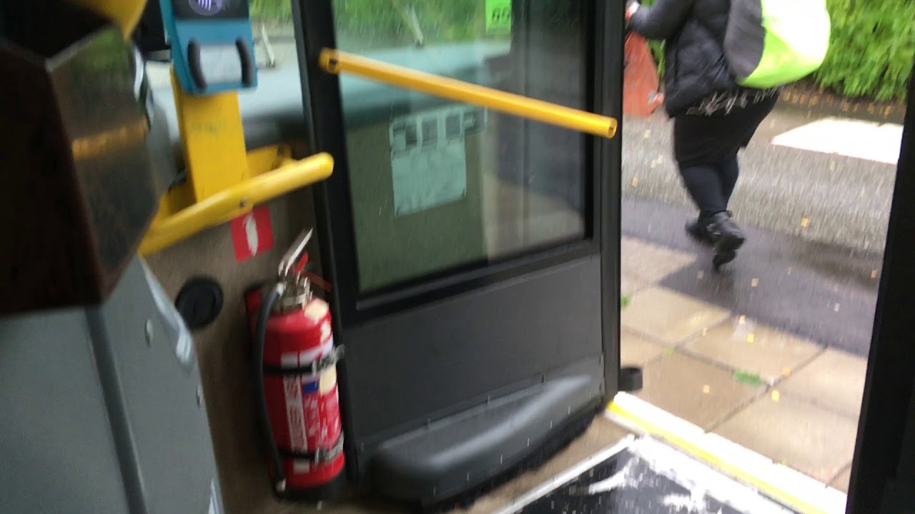 Bus ride line 3 from Kronv&auml;gen to Hallsta G&aring;rdsgata.