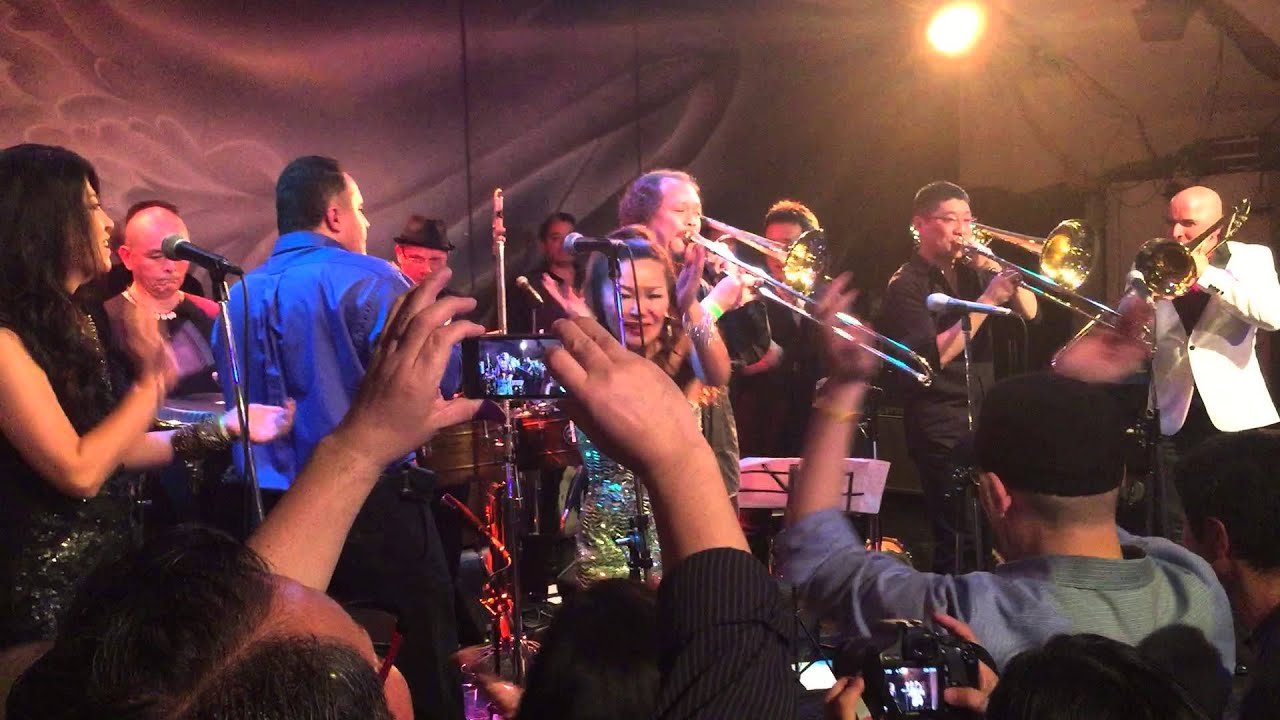 Yoko La Japonesa Salsera Live in Tokyo.