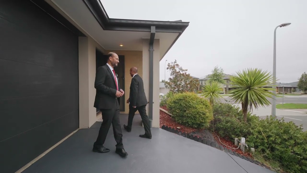 Stylish Contemporary Living in a Prime Location in Officer