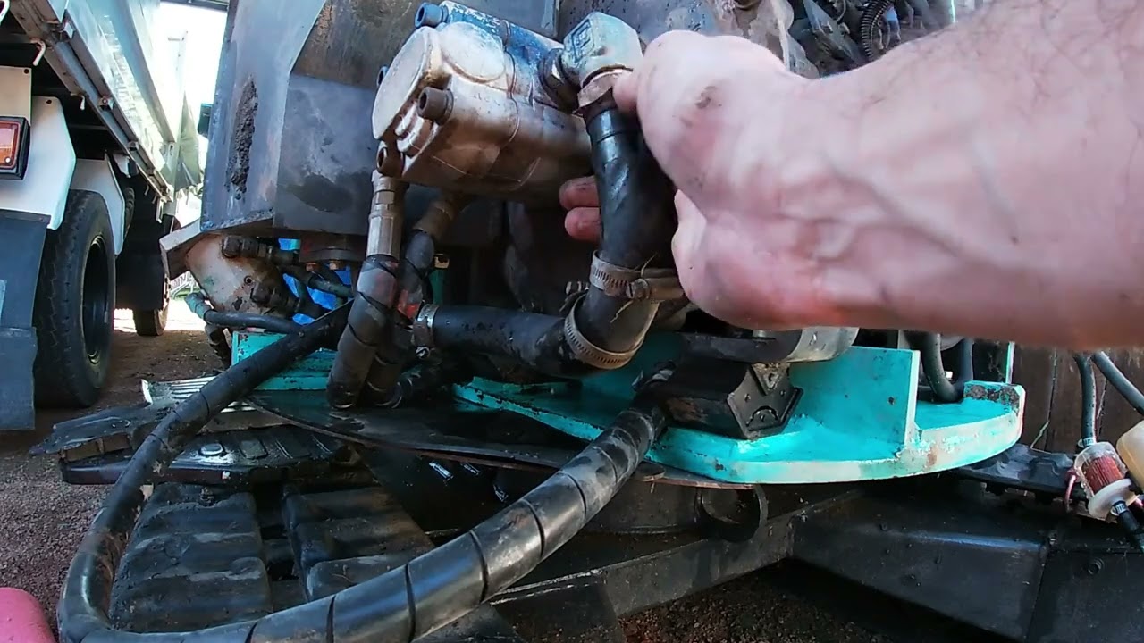 Replacing Cam Shaft on IHI Excavator, Isuzu engine