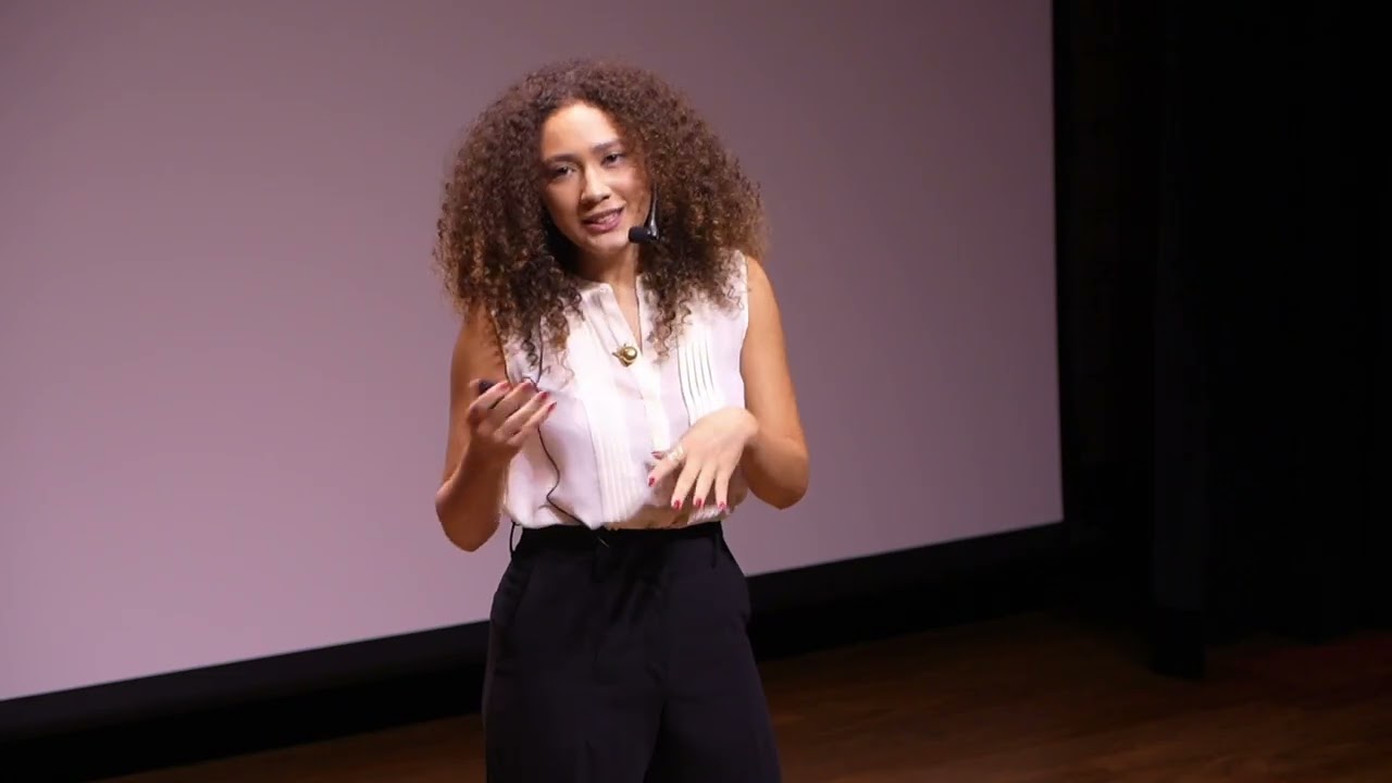 Comunicação como Aliada da Liderança | Maria Fornasaro | TEDxISC Brazil Youth