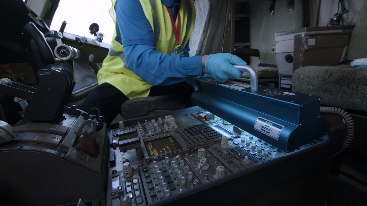 United &ndash; Cleaning flight decks using state-of-the-art UVC technology