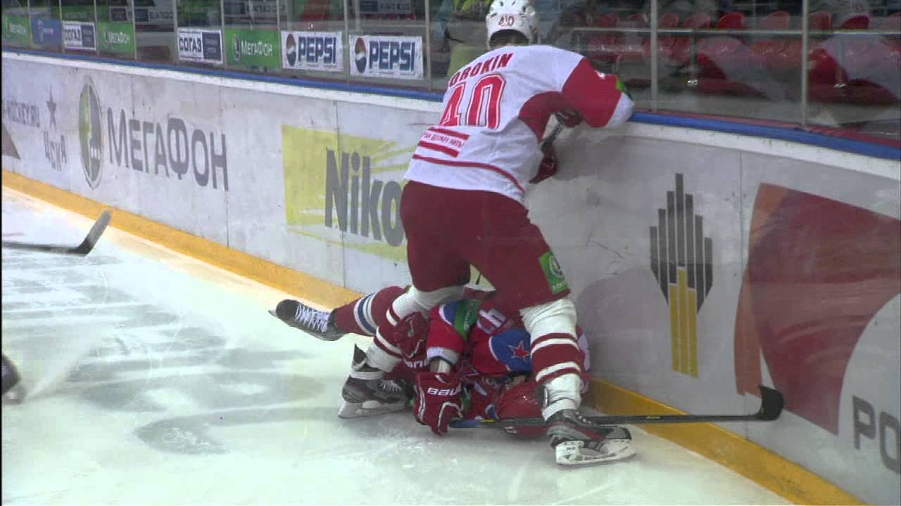 Травма Александра Радулова в московском дерби / Alex Radulov suffers upper-body injury