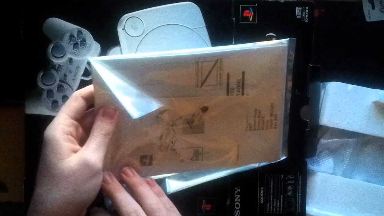 Unboxing of a Brand New Sealed PSone Spyro Starter Pack