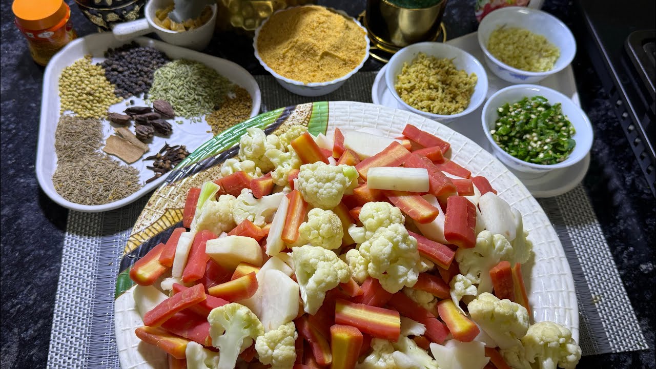 Special gajar gobi and shalgam da khatta mitha aachar