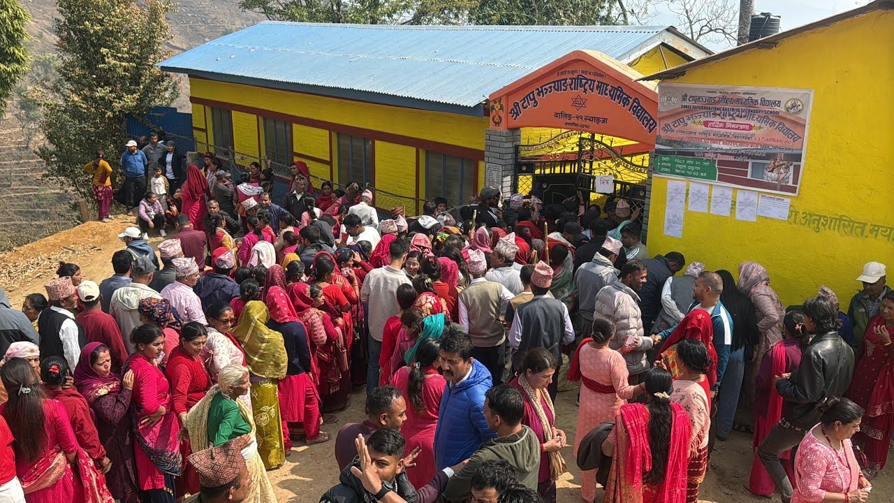 मतदान जारी स्याङ्जा वालिङ ११ स्वरेक टापु