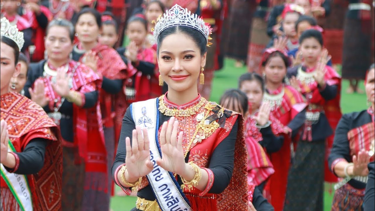 #4k #สาวผู้ไท #รำบวงสรวง #อนุเสาวรีย์พระยาชัยสุนทร #travel #กาฬสินธุ์ #thailand 