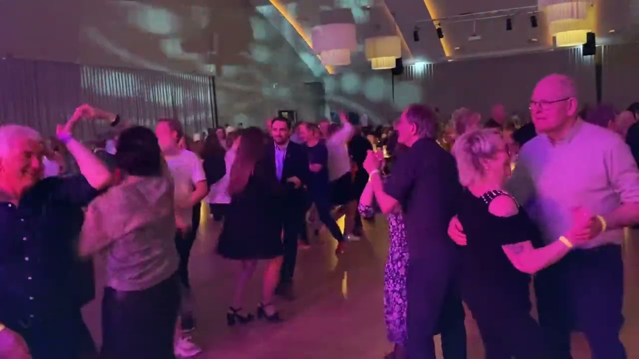 jentekveld med Hanne Mette Band på bra Dansegalla Scandic Hamar Dansnytt Jostein Haug