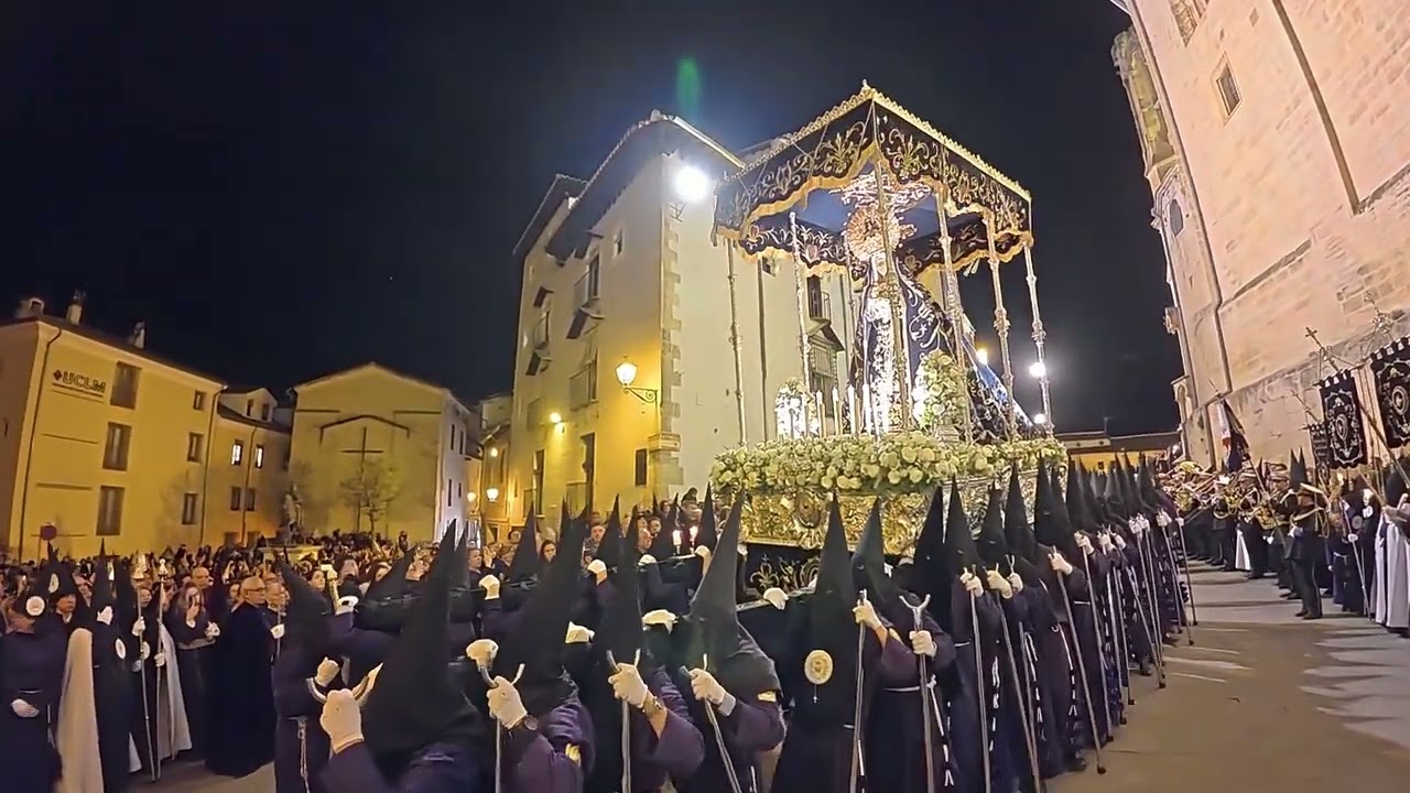 Llegada al Obispado de Ntra Señora de la Soledad del Puente. Semana Santa de Cuenca 2025.