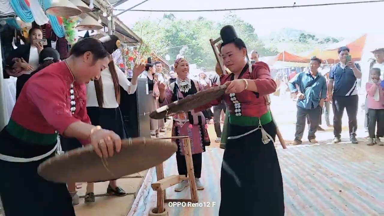 Vui chợ phiên phiềng cằm 