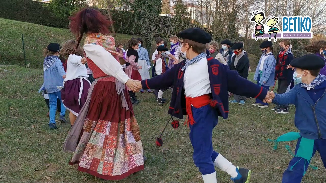 Olentzero eta Mari Domingi (2021)