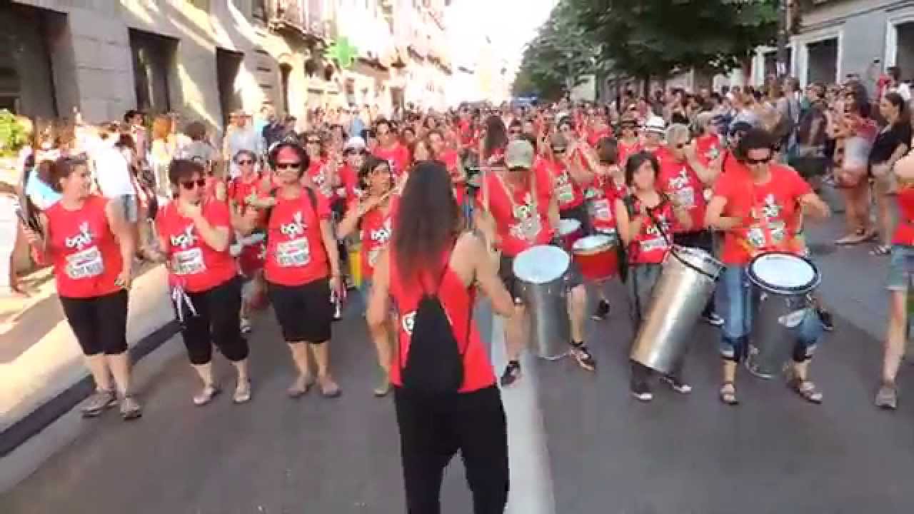 Mani Orgullo Crítico: Batucada que Entiende.
