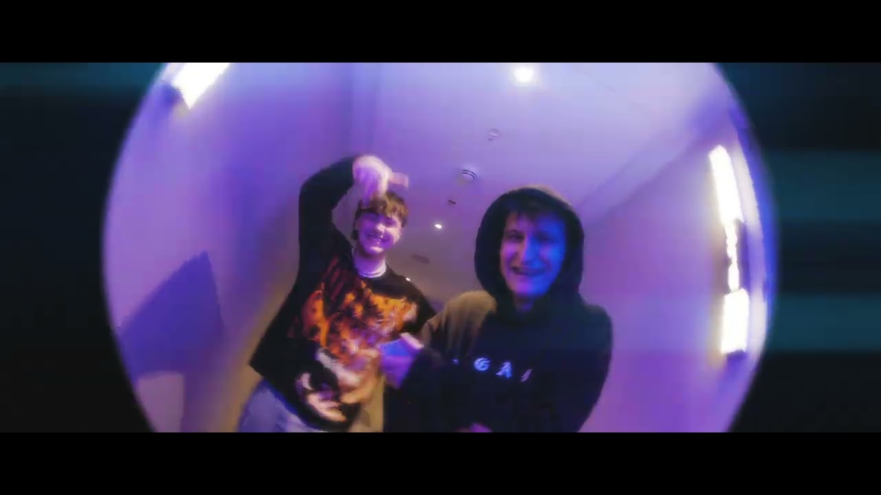 YBRE x loufre - Baddies Im Hotelroom