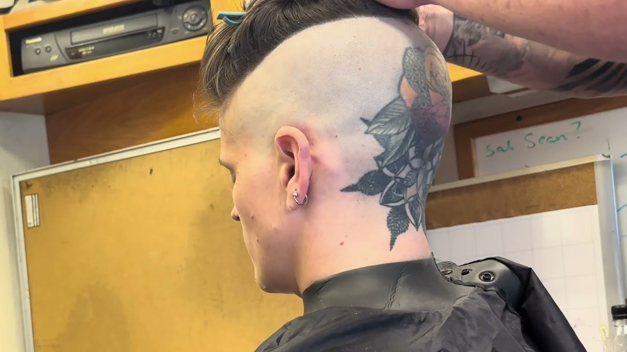 Kamo wants a haircut to show off her tattoo