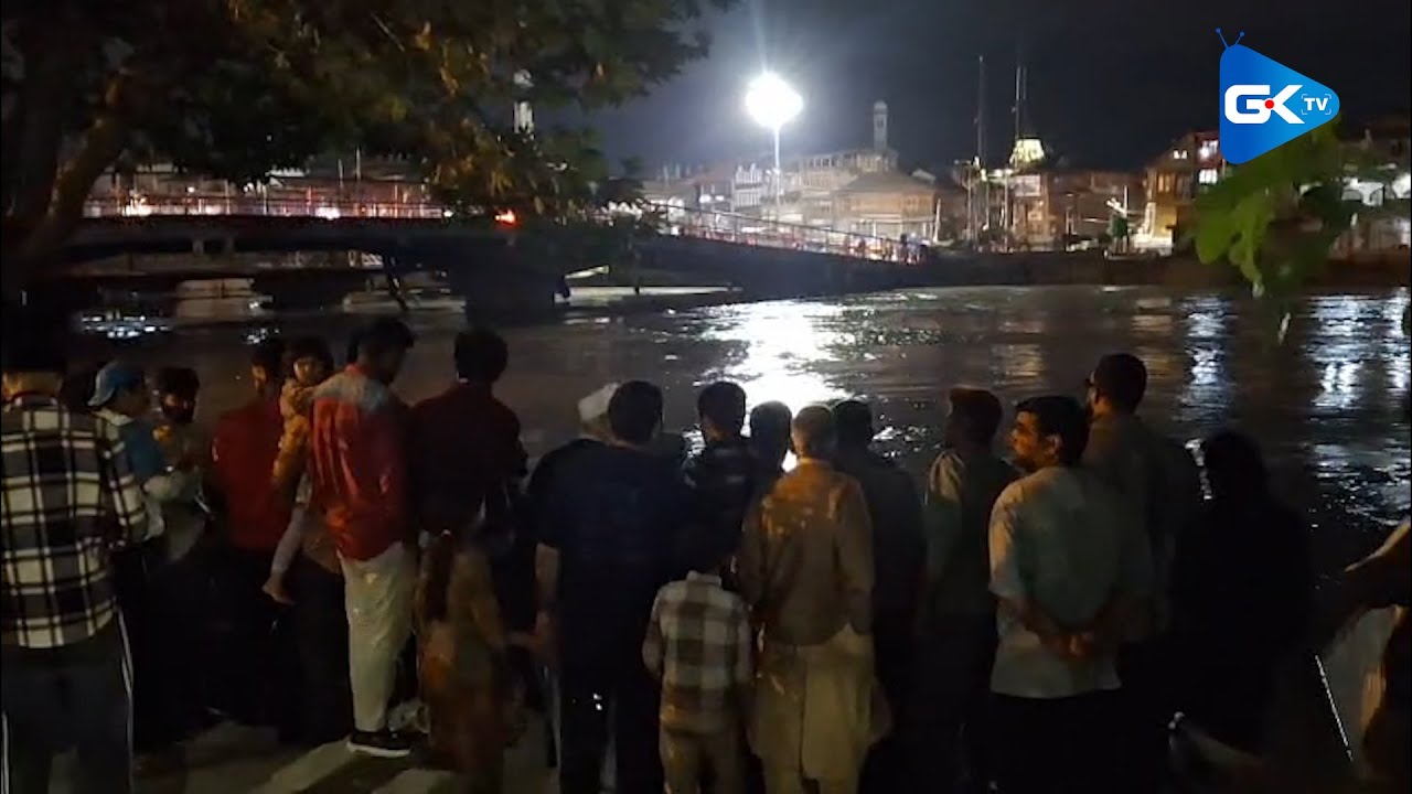 Fresh visuals from Jhelum in Srinagar as water level crosses 22ft
