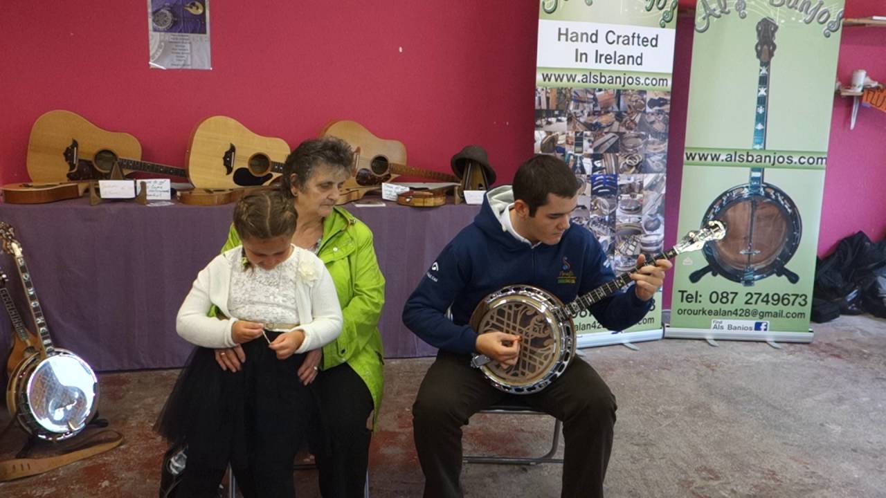 Daragh Carey Kennedy with AlsBanjos in Ennis