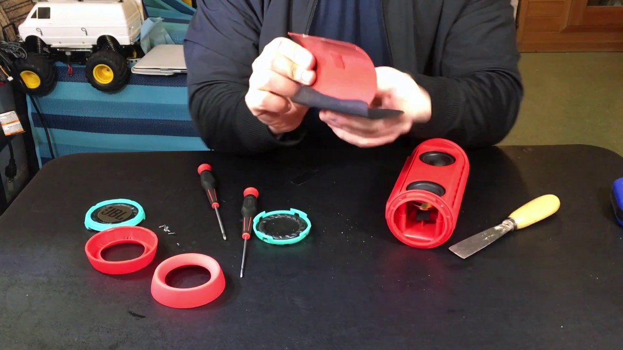 Fake JBL Charge 2+ speaker WHY DOES IT SUCK? (bass/Frequency test)