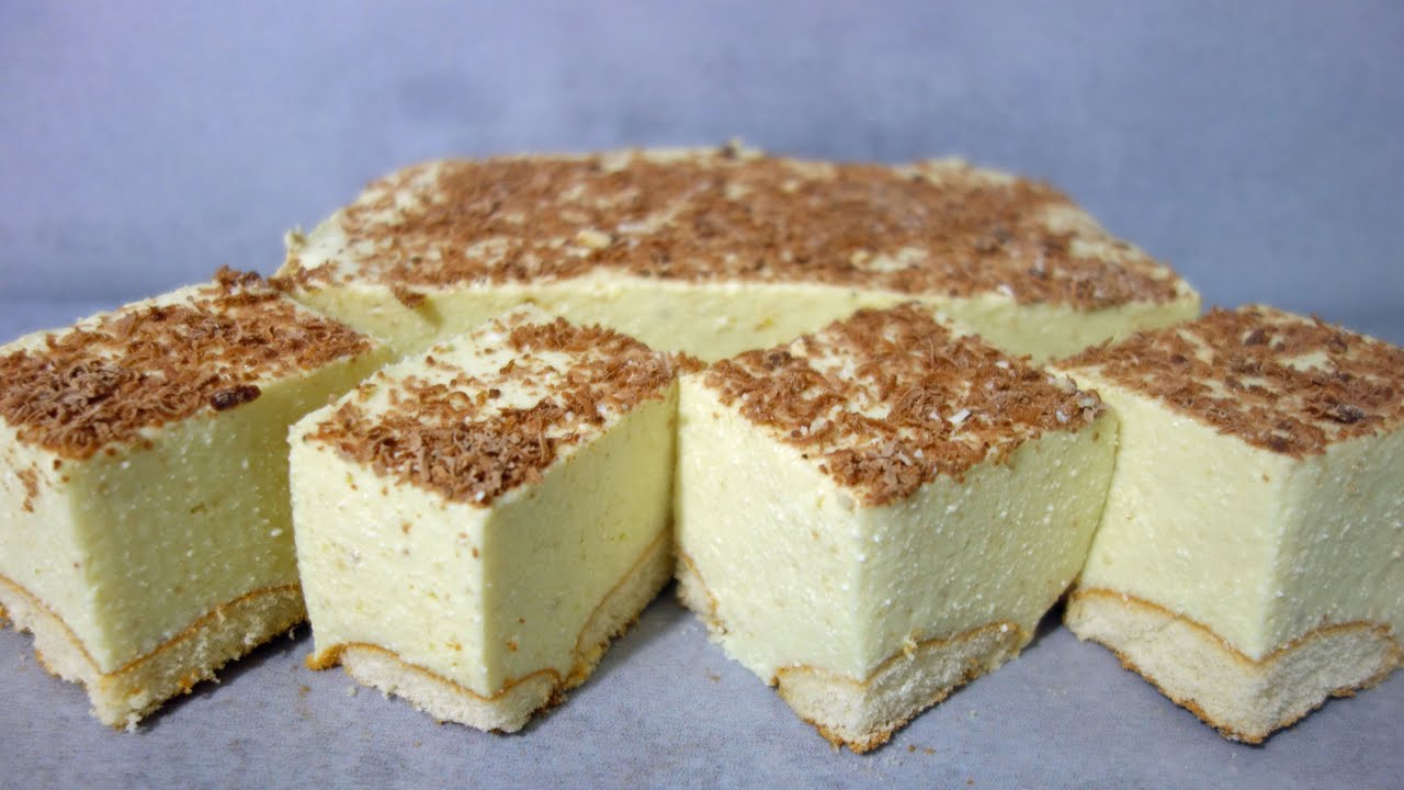 Sernik na zimno Bananowy. Prosty przepis na sernik bez pieczenia z bananami czekoladą na biszkoptach
