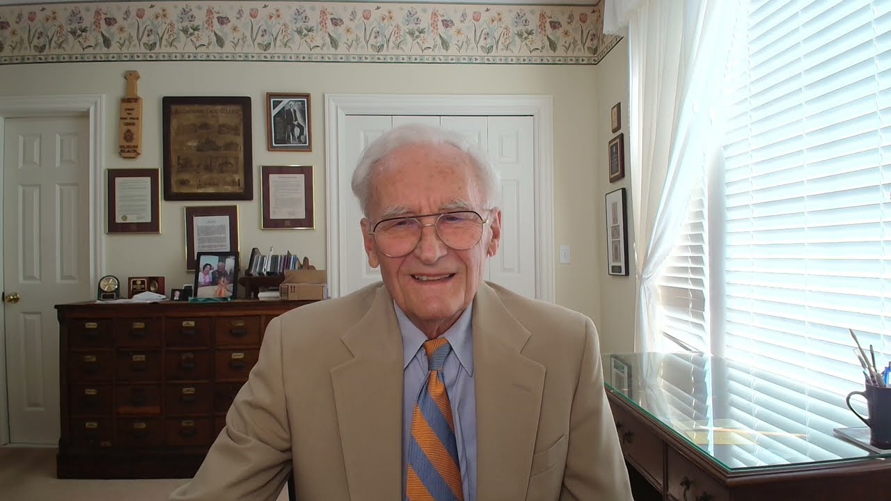 Don't call me elderly. What age is elderly? How to know if you are elderly.  Is elderly derogatory?