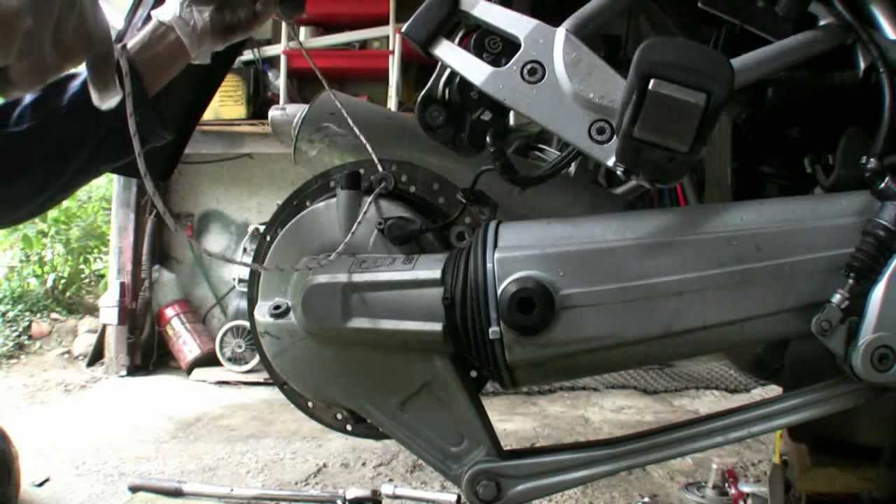 BMW R4V swingarm freeplay adjustment, luzy na wahaczu napędu głównego 850 / 1100 / 1150