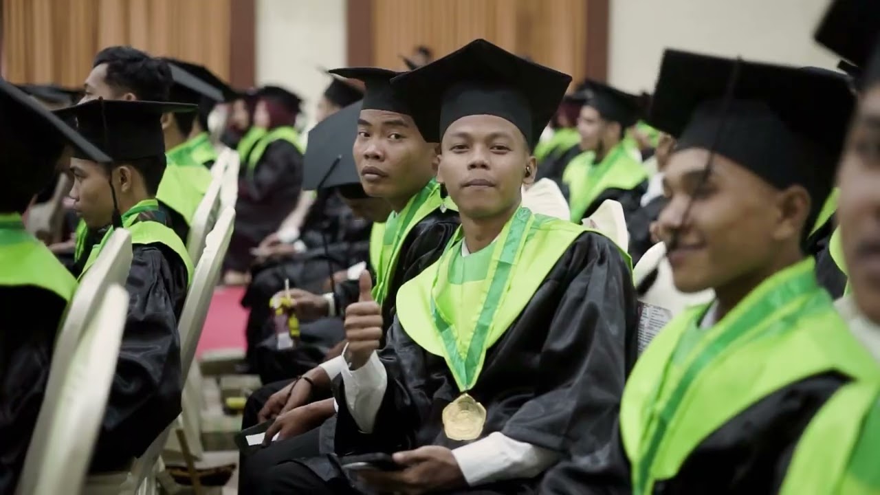 Wisuda Institut Agama Islam Qamarul Huda Bagu 2025