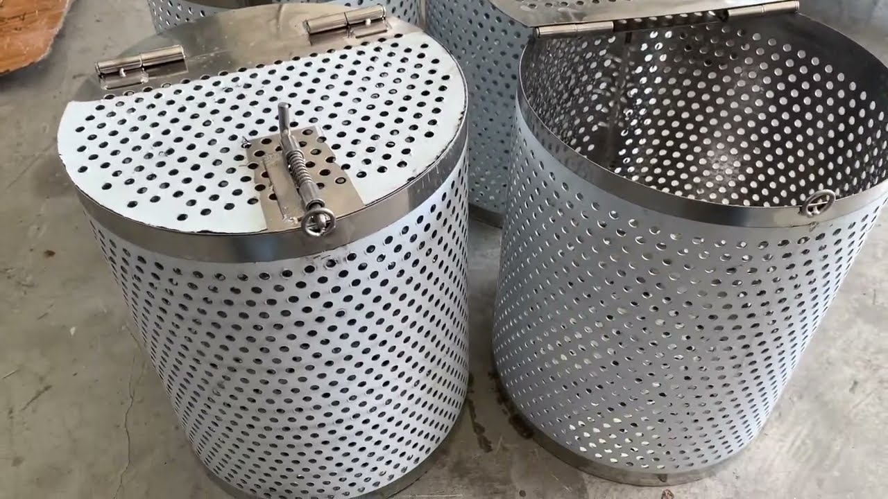 25*30上開門滷桶網、白鐵孔洞桶、洞洞桶、濾桶、滷味桶、滷網桶、滷蛋、滷雞翅、滷豆干、滷網桶、滷味網、滷桶網、燉雞精桶、圓型濾網、白鐵濾網、濾茶渣網、濾渣網、不鏽鋼過濾網、過濾桶