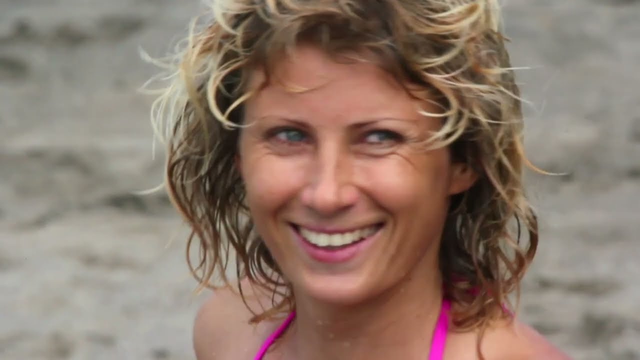 Surfer girls